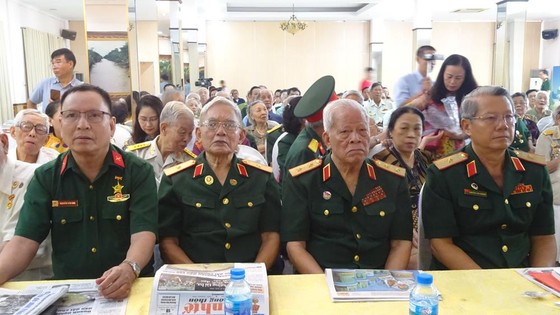 Hoan hô chiến sĩ Điện Biên! ảnh 1