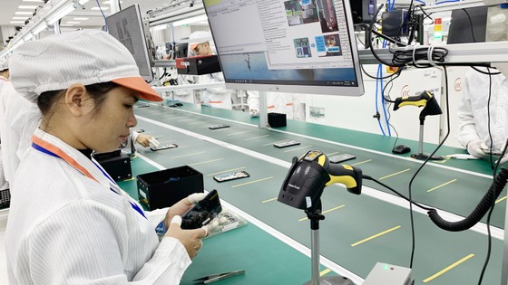 Di động thương hiệu Việt “xuất ngoại” ảnh 1
