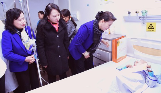 Chủ tịch Quốc hội Nguyễn Thị Kim Ngân chúc tết cán bộ hưu trí của Quốc hội ảnh 1