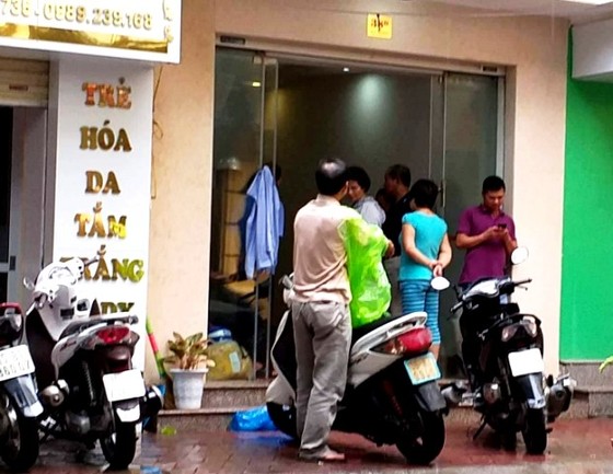 Giết hại anh trai và mẹ nuôi anh trai trong chưa đầy 20 phút ảnh 1