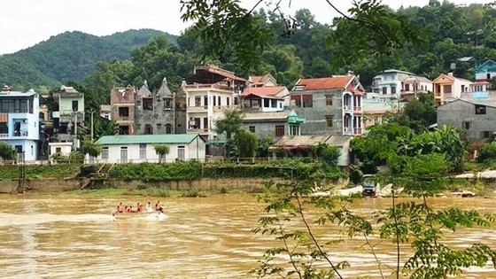 Bác sĩ giết vợ phi tang xác xuống sông, thi thể nghi trôi sang Trung Quốc ảnh 2