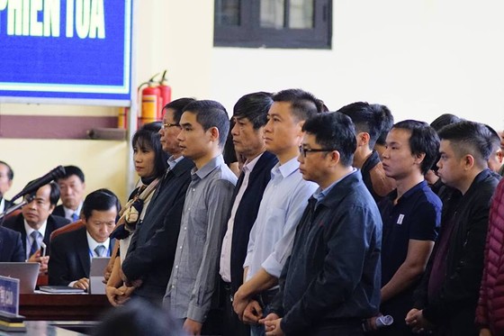 Bắt đầu xét xử ông Phan Văn Vĩnh và đồng phạm trong “đại án” đánh bạc hàng ngàn tỷ ảnh 2