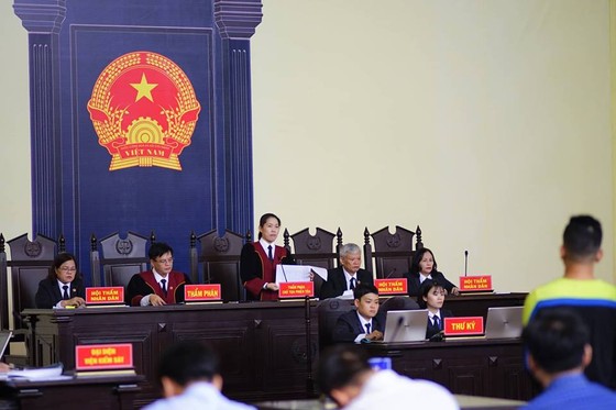 Bắt đầu xét xử ông Phan Văn Vĩnh và đồng phạm trong “đại án” đánh bạc hàng ngàn tỷ ảnh 1