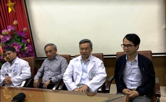 Bệnh viện Bạch Mai họp báo, bác sĩ Phong xin lỗi vì những phát ngôn tại chùa Ba Vàng ảnh 2
