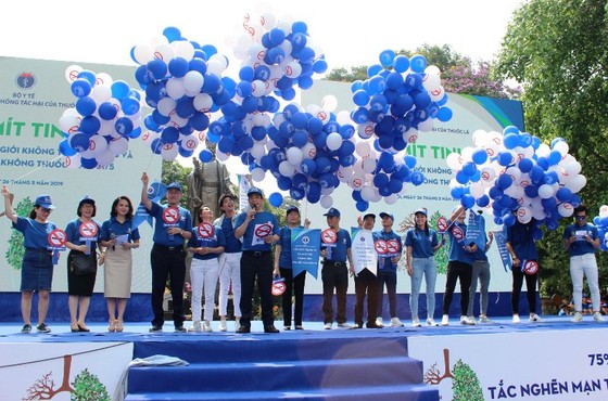 Quang Hải, Văn Hậu kêu gọi từ bỏ thuốc lá, còn Bùi Tiến Dũng thì sao? ảnh 2