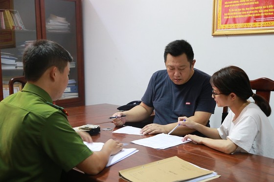 Tìm và trao trả tài sản cho du khách Nhật Bản đánh rơi ảnh 1