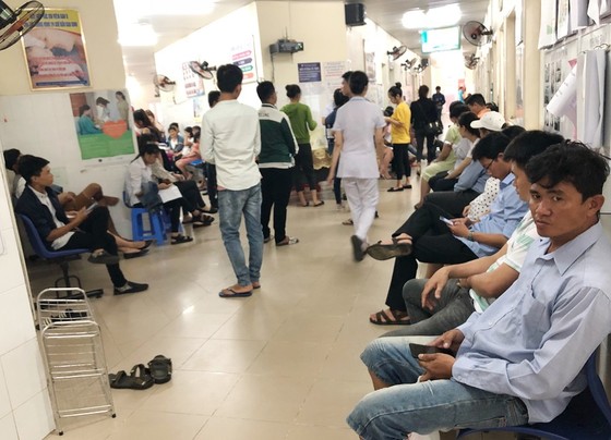 Nắng nóng trên 40°C, sinh hoạt người dân miền Trung đảo lộn ảnh 8