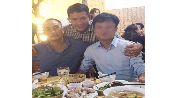 Tạm đình chỉ công tác thiếu tá công an ăn nhậu với đương sự trong thời điểm điều tra vụ án ảnh 1