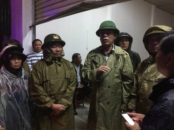 Mưa lớn cuốn trôi 3 người trong một nhà ảnh 1