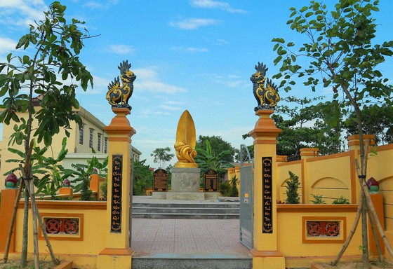 Khánh thành bia tưởng niệm trận bom kho Mí năm 1972 ảnh 2