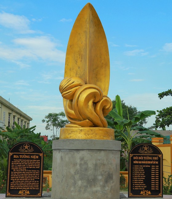 Khánh thành bia tưởng niệm trận bom kho Mí năm 1972 ảnh 1