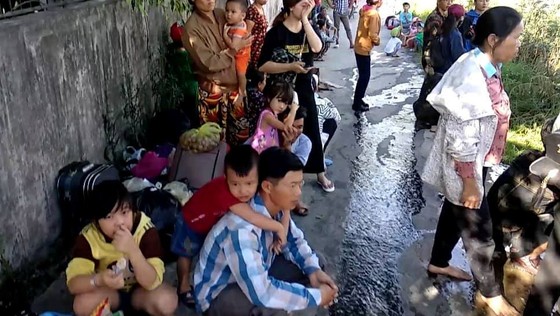 Xe khách giường nằm bốc cháy dữ dội, hàng chục hành khách tháo chạy ảnh 3