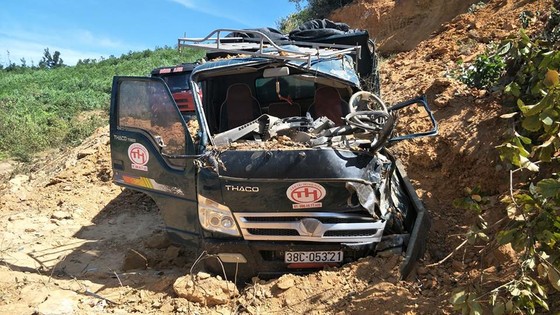 Sập mỏ, 2 xe tải bị vùi lấp cùng tài xế ảnh 9