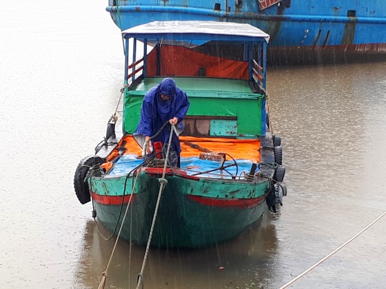 Nếu để nhân dân bị động, thiếu thông tin về bão lũ, chủ tịch huyện sẽ chịu trách nhiệm ảnh 1