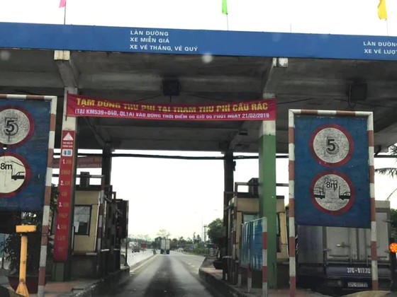 Sáng nay đã tạm dừng thu phí trạm Cầu Rác trên quốc lộ 1A ở Hà Tĩnh ảnh 2