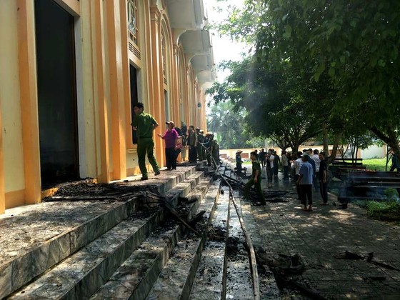 Cháy lớn tại nhà thờ Thọ Vực ở Hà Tĩnh ảnh 3
