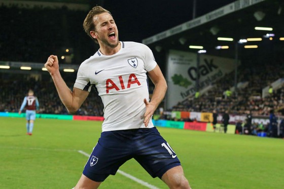 Man.City thắng trận thứ 17, Kane cân bằng kỷ lục ảnh 1