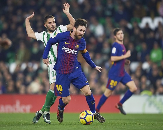 BBC tái hợp, Ronaldo đổ máu, Real thắng đậm ảnh 1