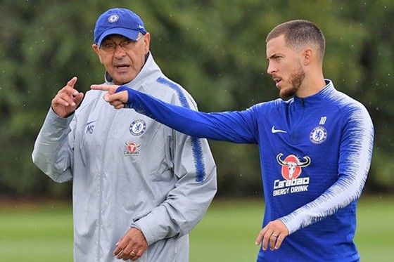 Vừa đón Higuain, HLV Sarri “cảnh báo” Hazard ảnh 1