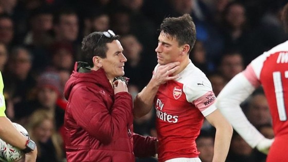 Má»t mùa giải tan hoang cá»§a Arsenal ảnh 1
