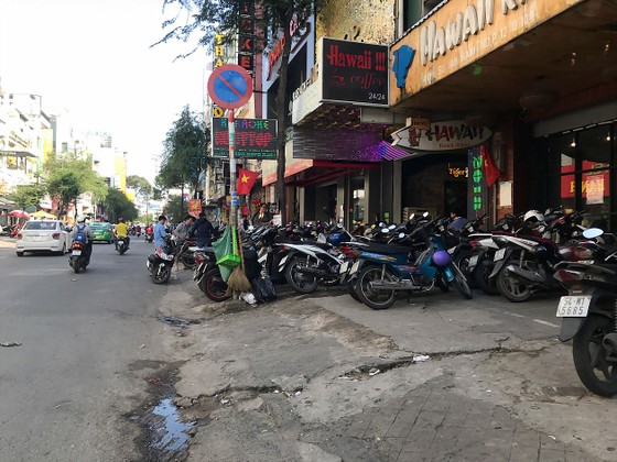 Bộn bề lập lại trật tự lòng lề đường ảnh 1