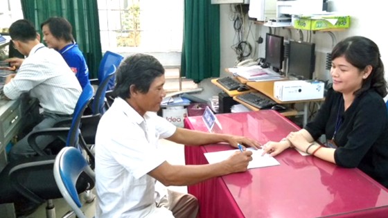 Học Bác cách gần dân ảnh 1