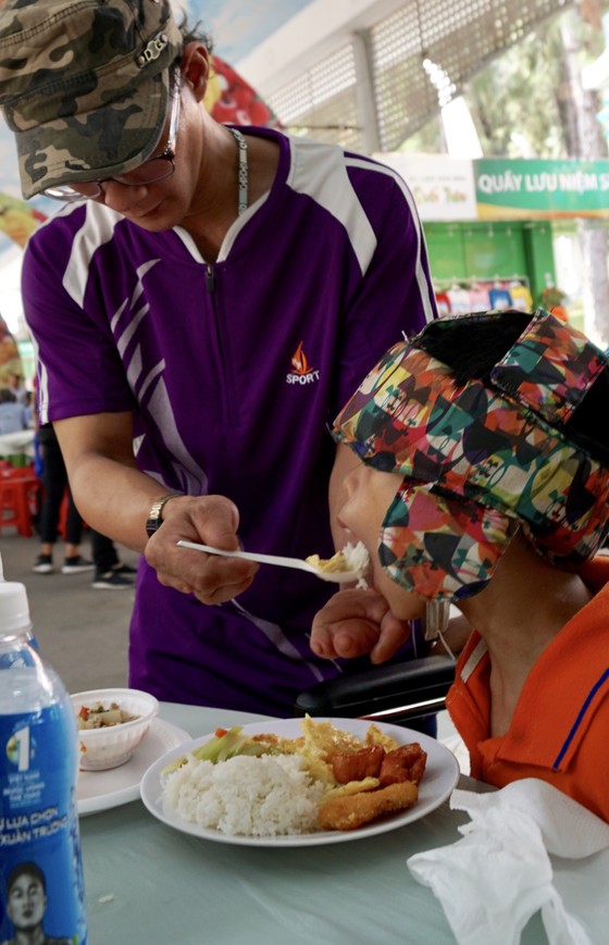 San sẻ yêu thương, trao mầm nhân ái ảnh 6