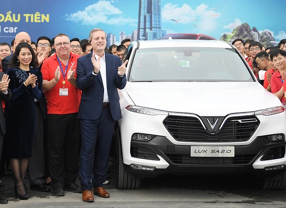 VinFast hoàn thành sản xuất thử nghiệm chiếc LUX SUV đầu tiên ảnh 8
