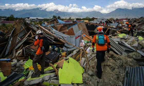 Số người thiệt mạng trong thảm họa kép tại Indonesia đã lên đến 1.944 người ảnh 12