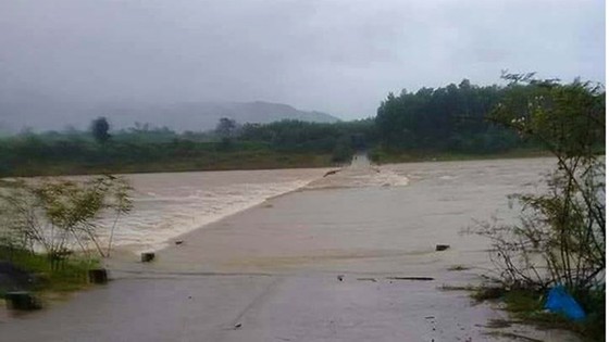 Miền Trung khẩn trương khắc phục hậu quả mưa lũ ảnh 3
