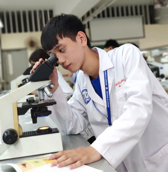 Không chỉ là sự sẻ chia ảnh 1