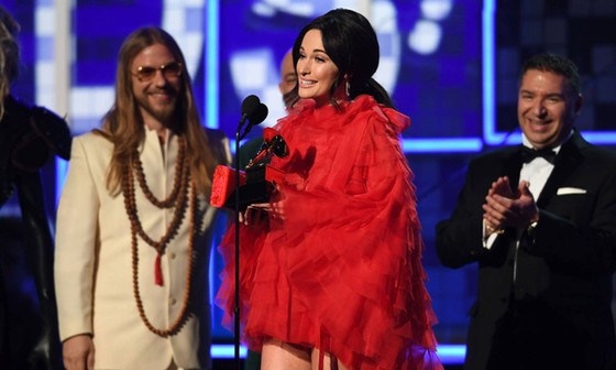 "Golden Hour" của Kacey Musgraves thắng giải Album nhạc đồng quê và Album của năm tại Grammy 2019 ảnh 3