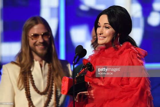 "Golden Hour" của Kacey Musgraves thắng giải Album nhạc đồng quê và Album của năm tại Grammy 2019 ảnh 2