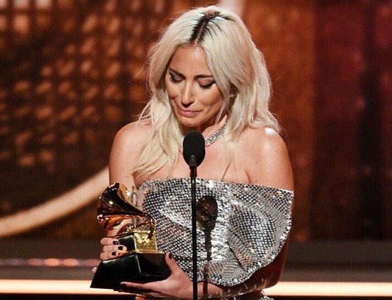 "Golden Hour" của Kacey Musgraves thắng giải Album nhạc đồng quê và Album của năm tại Grammy 2019 ảnh 6