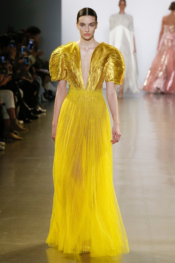 Xem BST “Cuộc dạo chơi của những vì sao” của Công Trí tại New York Fashion Week 2019 ảnh 4