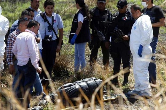 Mexico tìm thấy 19 thi thể dưới kênh thoát nước ảnh 1