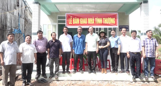 Khám bệnh cho người dân nghèo ở Sóc Trăng ảnh 4