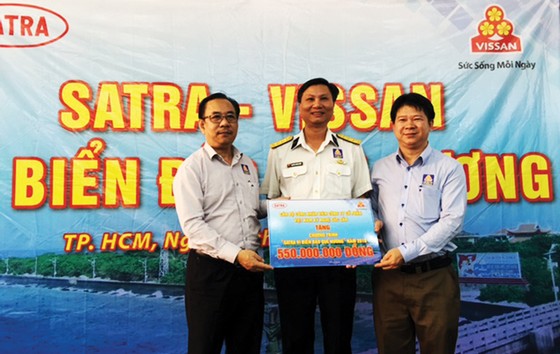 Vissan thực hiện “1 giờ sản xuất vì Trường Sa” ảnh 1