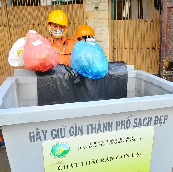 Người dân lúng túng phân loại rác tại nguồn ảnh 1