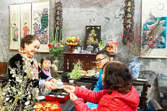 Gần 1.000 ảnh tham dự cuộc thi Người Hà Nội ứng xử thanh lịch, văn minh ảnh 1