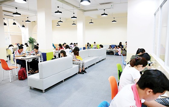 Rộng mở tương lai với đại học vừa làm vừa học tại Trường Đại học Kinh tế TP Hồ Chí Minh ảnh 1