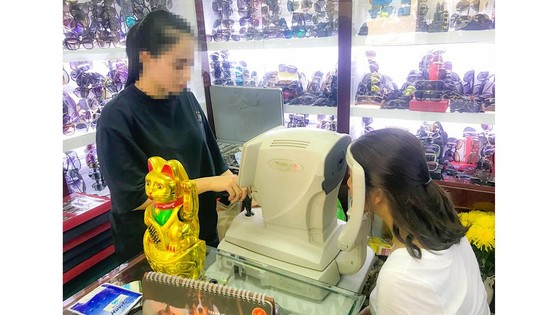 Thật giả thị trường kính thuốc ảnh 1