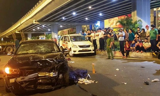 Hiểm họa, ma men lái xe, tai nạn ngã tư Hàng Xanh, xe BMW, bức xúc ảnh 1