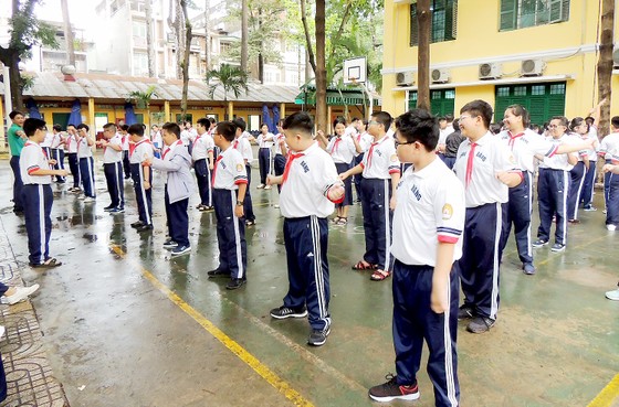 Căng mình với quá tải sĩ số ảnh 1