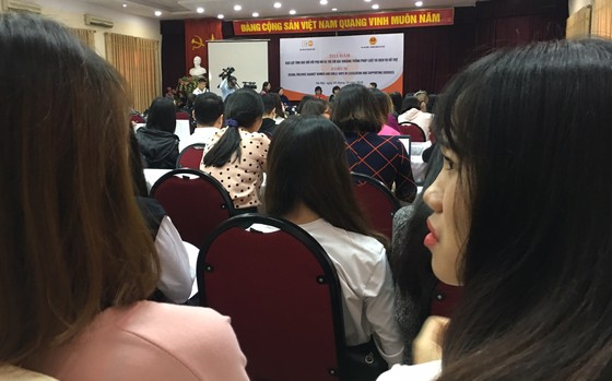 11% học sinh bị xâm hại ít nhất 1 lần, 31,2% nữ sinh bị quấy rối tình dục trên xe buýt ảnh 2