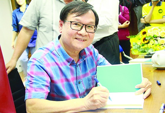 Văn học Việt: Giành lại vị thế ở sân nhà ảnh 1