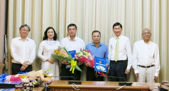 TPHCM trao đồng loạt quyết định nhân sự 4 Ban quản lý mới ảnh 2