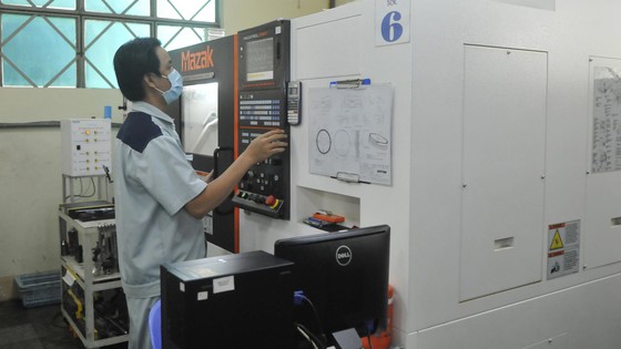 Ngành công nghiệp chế biến, chế tạo chững lại ảnh 1