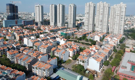 Dân cư tăng nhanh, nhà ở 'hụt hơi' ảnh 2