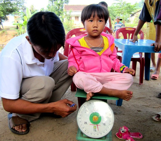 Phòng, chống suy dinh dưỡng cho trẻ em ở miền núi: Cần nhiều giải pháp đồng bộ ảnh 1